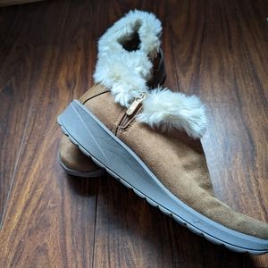 Bzees zipper fur lined shoes